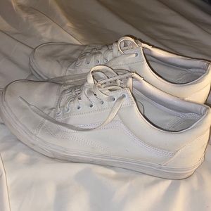 Men’s white Vans